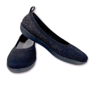 Clarks cloud steppers flats black & gold size 9